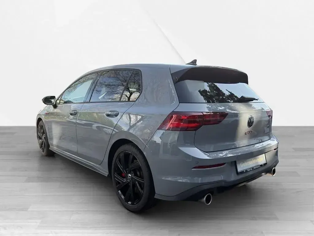 Gebraucht VW Golf VIII GTI 245 PS (180 kW) 2023 Grau Limousine