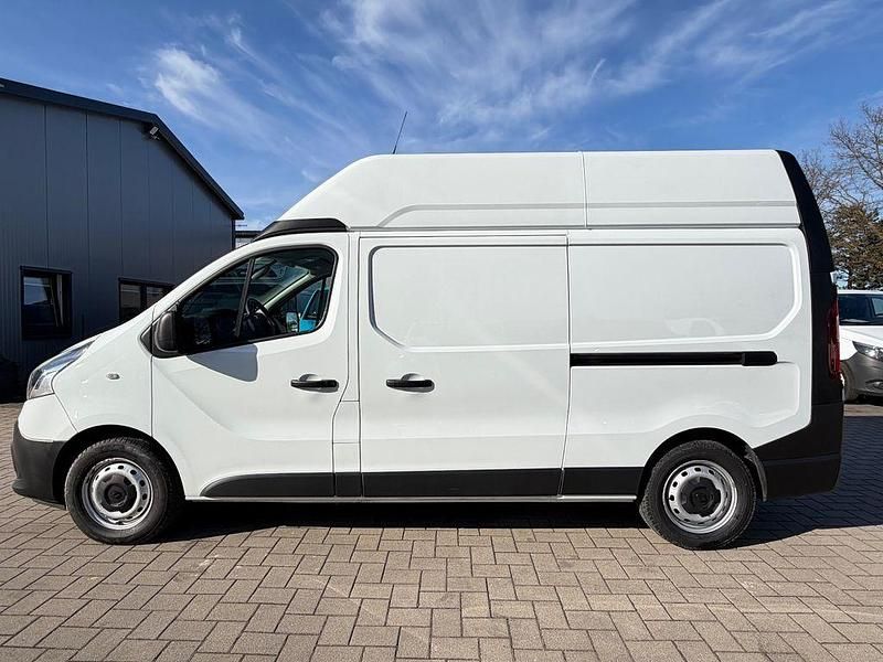Gebraucht Renault Trafic Komfort 145 PS (106 kW) 2022 Weiß Van / Kleinbus