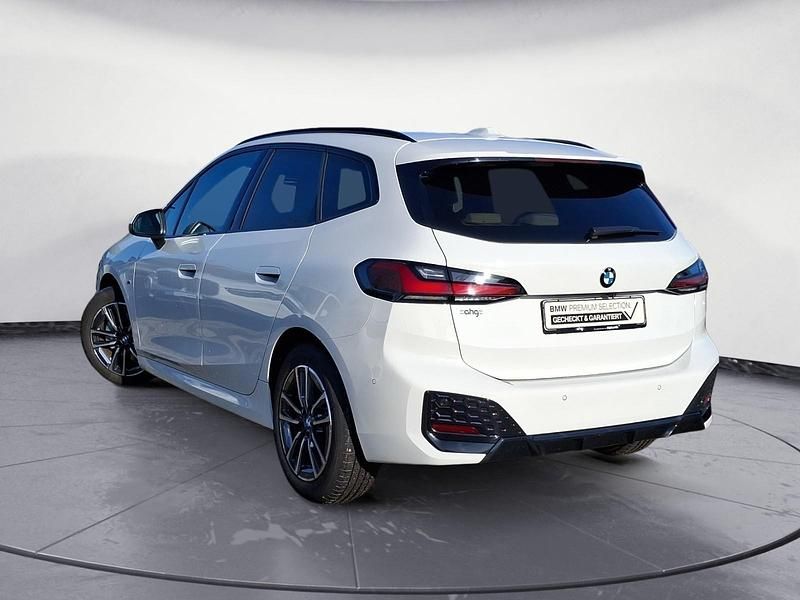 Gebraucht BMW 220 Active Tourer M Sport 156 PS (114 kW) 2025 Weiß Van / Kleinbus