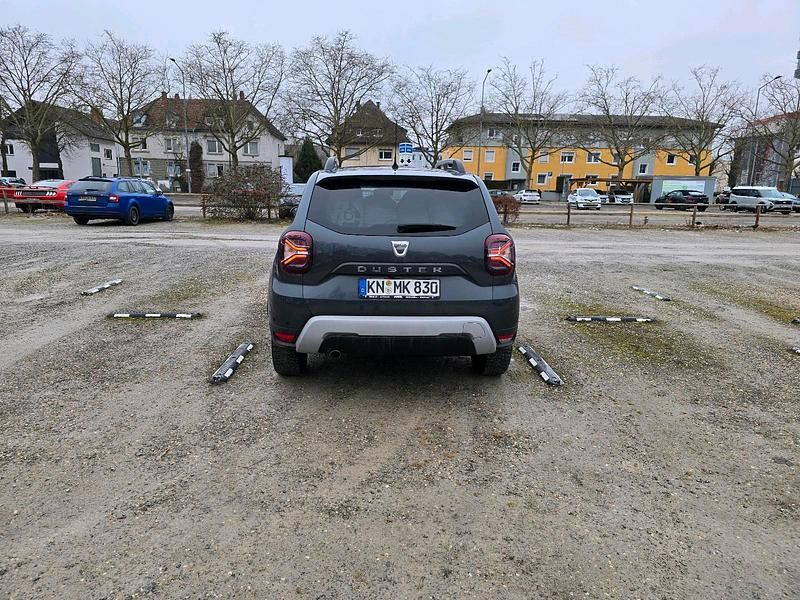 Gebraucht Dacia Duster Prestige 116 PS (85 kW) 2022 Grau SUV