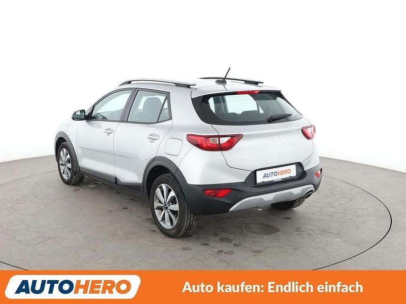 Usado Kia Stonic Vision 84 HP (61 kW) 2023 Prateado SUV