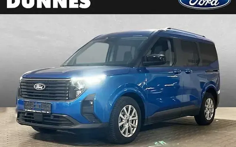 Gebraucht Ford Tourneo Courier Titanium 125 PS (91 kW) 2025 Blau Van / Kleinbus