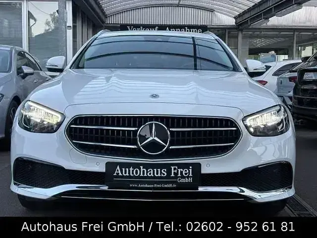 Second-hand Mercedes E300 320 CP (235 kW) 2022 Alb Break