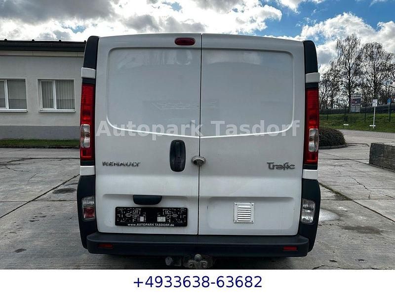 Gebraucht Renault Trafic 114 PS (83 kW) 2013 Weiß Van / Kleinbus