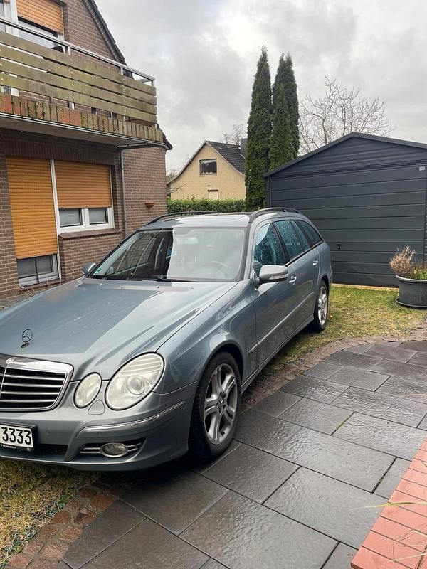 Silber Gebraucht 2007 Mercedes E280 Kombi | 9.000 € - Bild 1/4