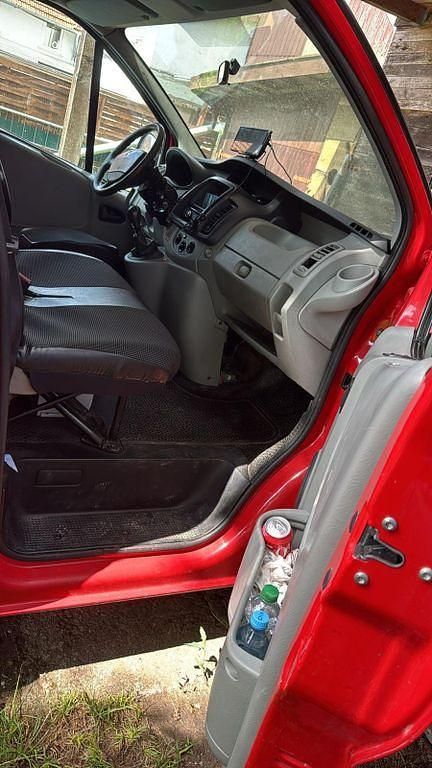 Gebraucht Renault Trafic 116 PS (85 kW) 2011 Rot Van / Kleinbus