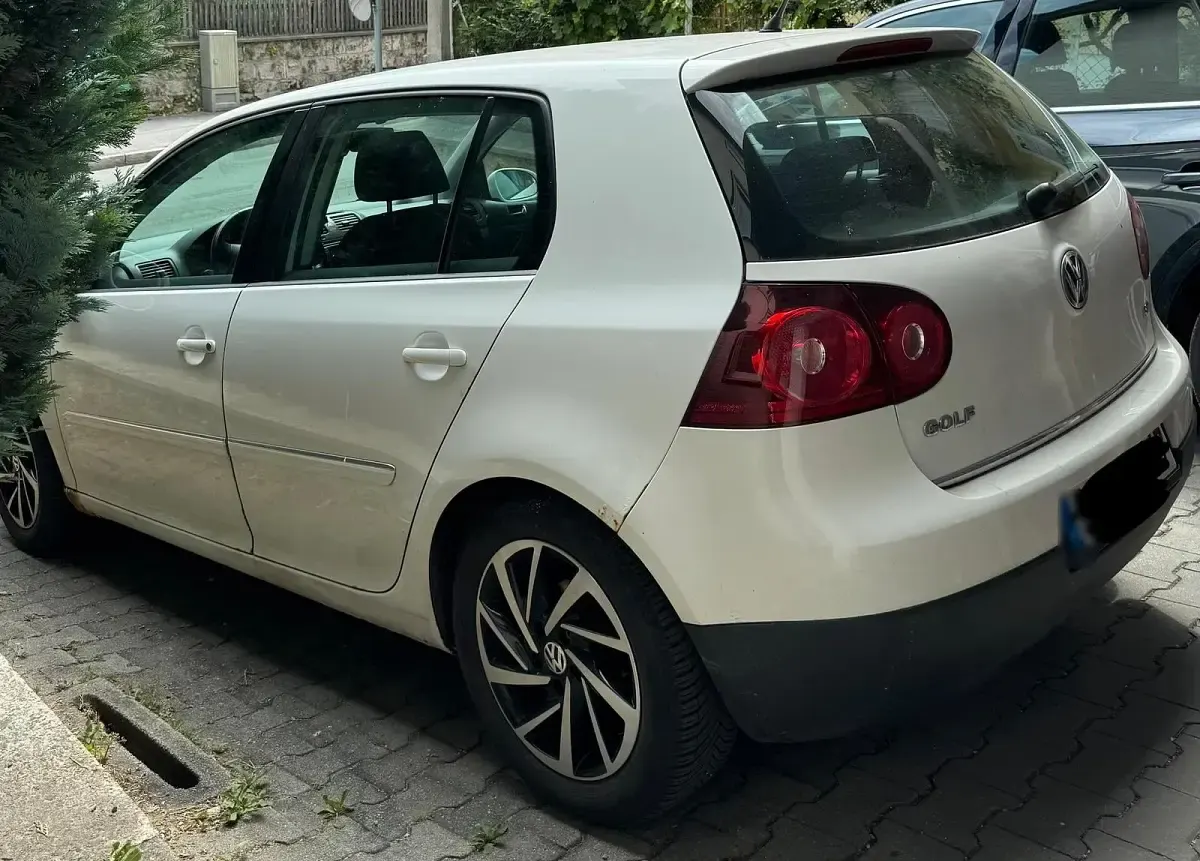 Gebraucht VW Golf V 122 PS (89 kW) 2008 Weiß Kleinwagen