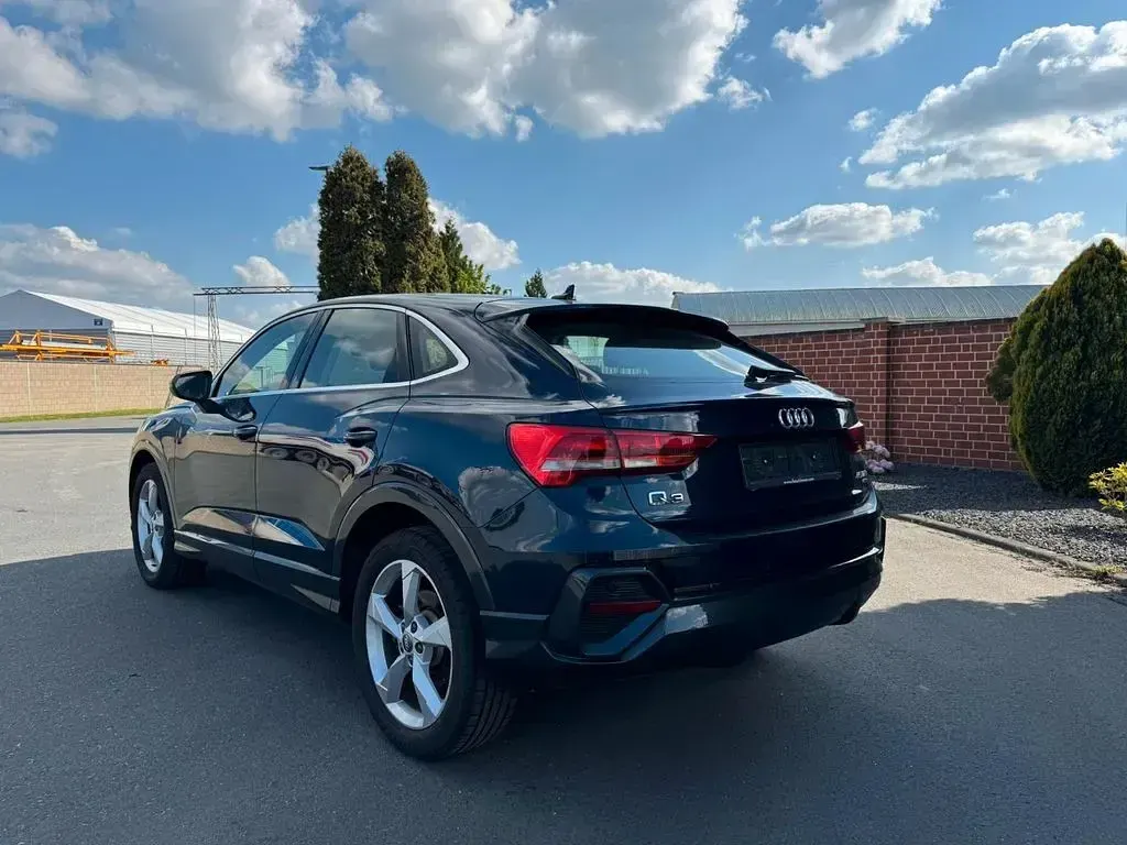 Gebraucht Audi Q3 Sportback Basis 230 PS (169 kW) 2020 Blau SUV