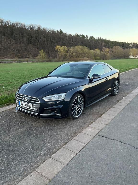 Gebraucht Audi A5 Ambiente 218 PS (160 kW) 2017 Blau Coupé