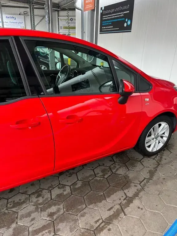 Gebraucht Opel Meriva Innovation 120 PS (88 kW) 2016 Rot Van / Kleinbus