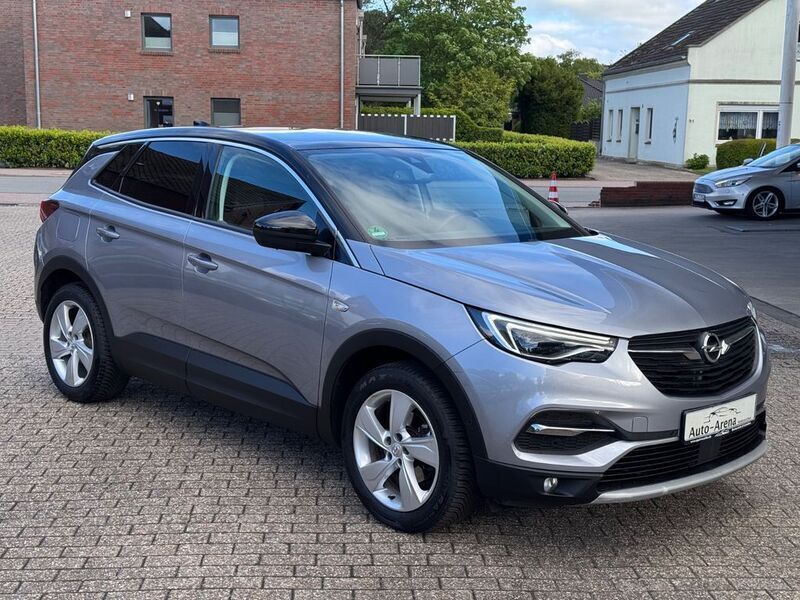 Grau Gebraucht 2018 Opel Crossland Innovation SUV | 11.999 € (Guter Preis) - Bild 1/4