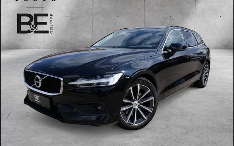Schwarz Gebraucht 2021 Volvo V60 Momentum Kombi | 24.950 € (Superpreis) - Bild 1/4