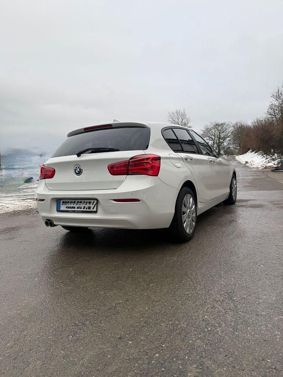 Gebraucht BMW 120 Advantage 190 PS (139 kW) 2015 Weiß Kleinwagen