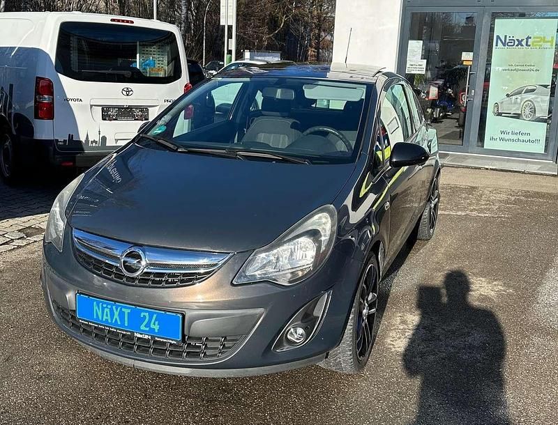 Gebraucht Opel Corsa Color Edition 101 PS (74 kW) 2014 Plat.anthr./rogrey/0j:silbergr Kleinwagen