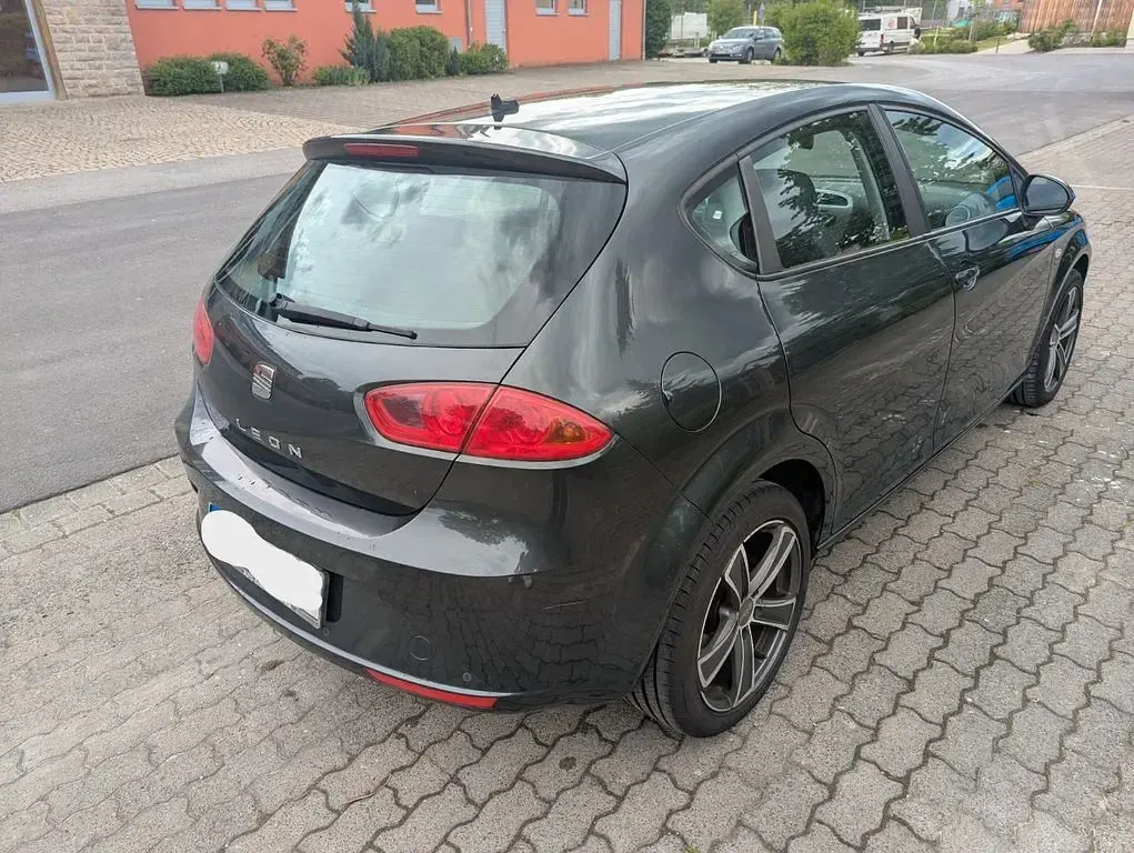 Gebraucht Seat Leon 125 PS (91 kW) 2011 Grau Kleinwagen