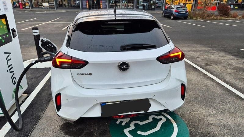 Gebraucht Opel Corsa-e Ultimate 100 kW (136 PS) 2022 Weiß Kleinwagen