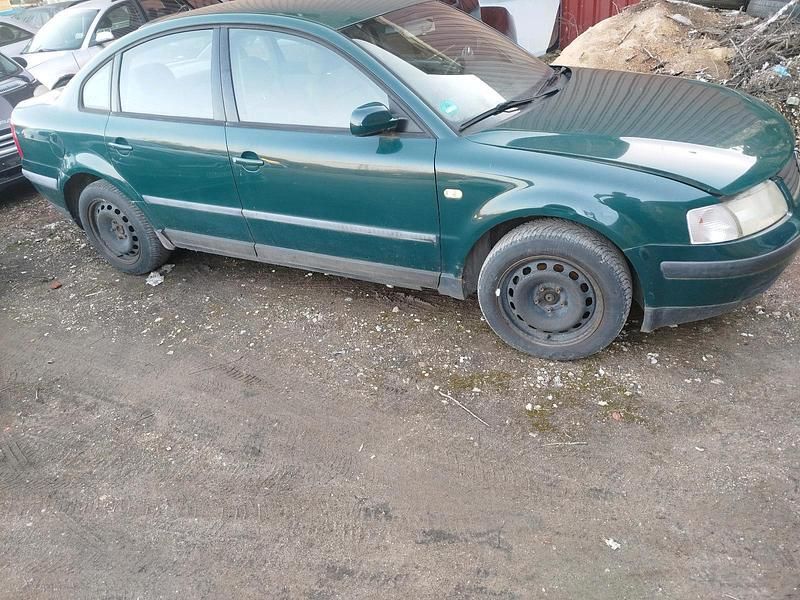 Gebraucht VW Passat 101 PS (74 kW) 1999 Grün Limousine