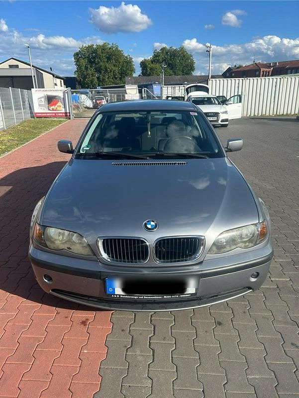Grau Gebraucht 2003 BMW 316 Limousine | 4.200 € (Etwas zu teuer) - Bild 1/4