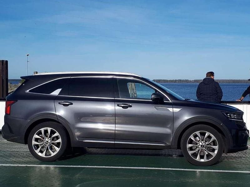 Grau Gebraucht 2022 Kia Sorento Platinum SUV | 41.999 € (Fairer Preis) - Bild 1/1
