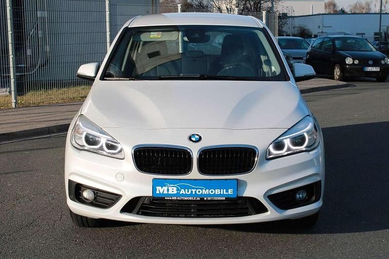 Gebraucht BMW 220 Advantage 192 PS (141 kW) 2016 Mineralweiss Van / Kleinbus