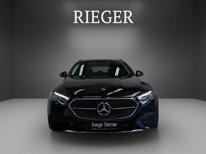 Gebraucht Mercedes E200 Avantgarde 204 PS (150 kW) 2025 Schwarz Limousine