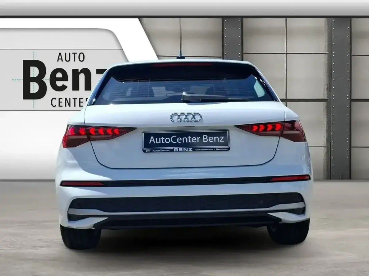 Neu Audi A3 Ambiente 150 PS (110 kW) 2026 Weiß Limousine