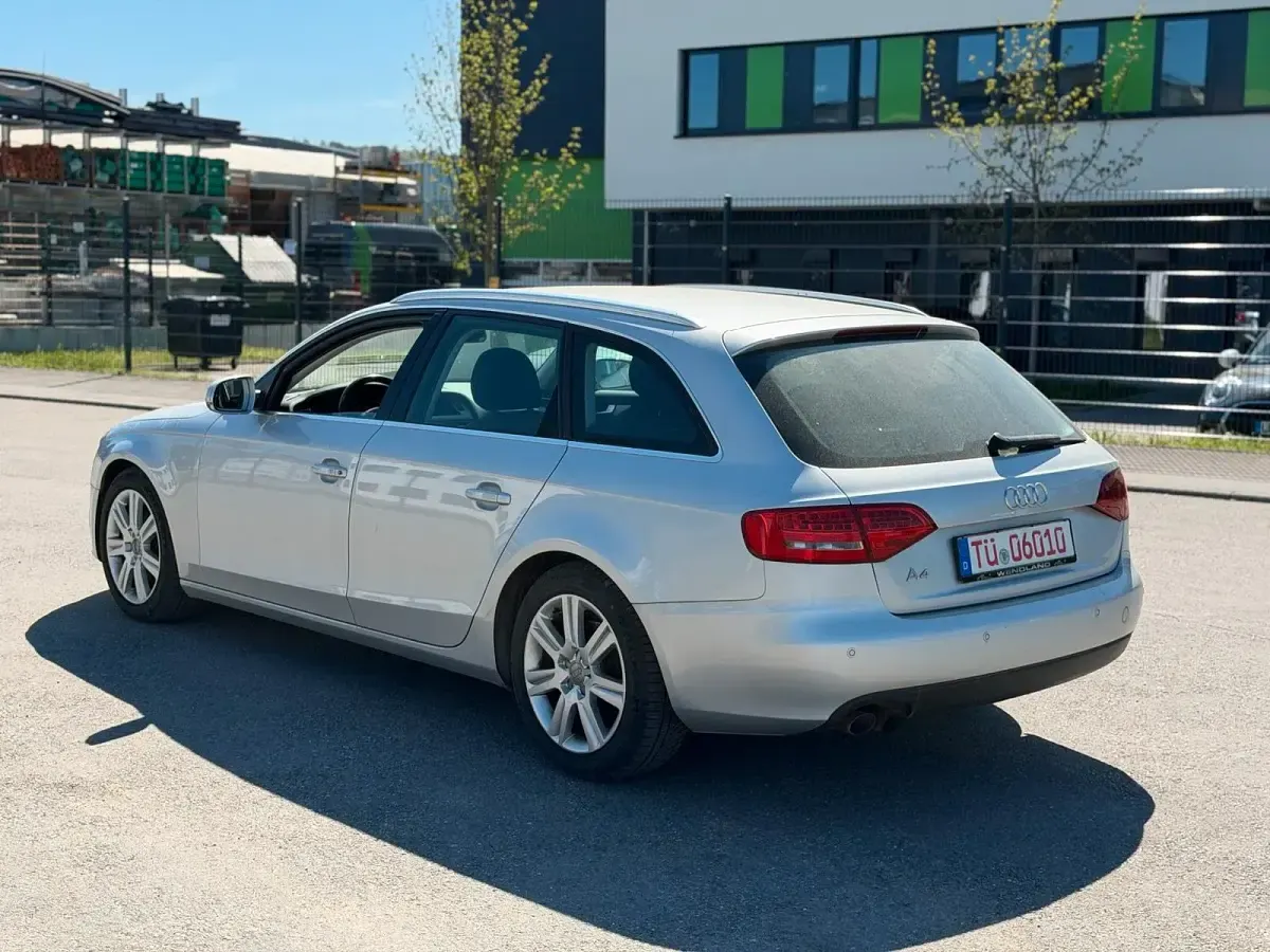 Second-hand Audi A4 120 CP (88 kW) 2011 Gri Break