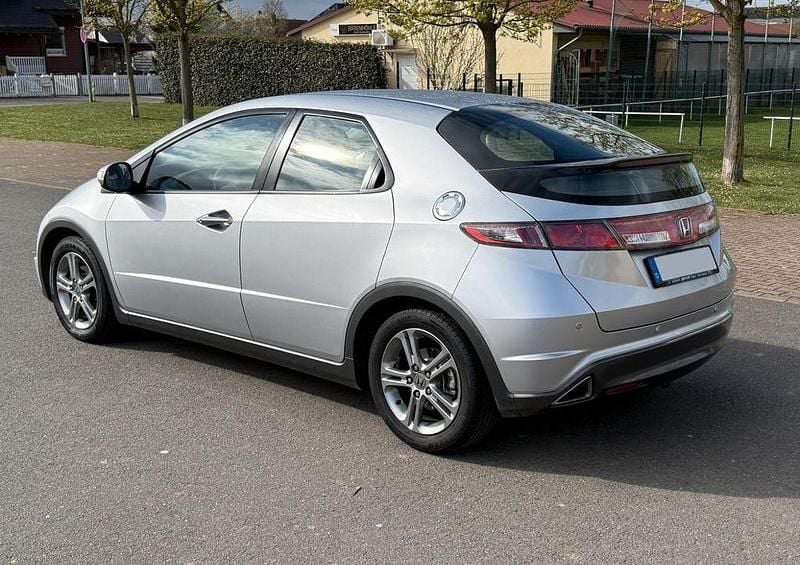 Gebraucht Honda Civic 99 PS (72 kW) 2011 Silber Limousine