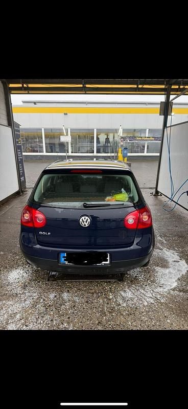 Gebraucht VW Golf V 75 PS (55 kW) 2004 Blau Kleinwagen