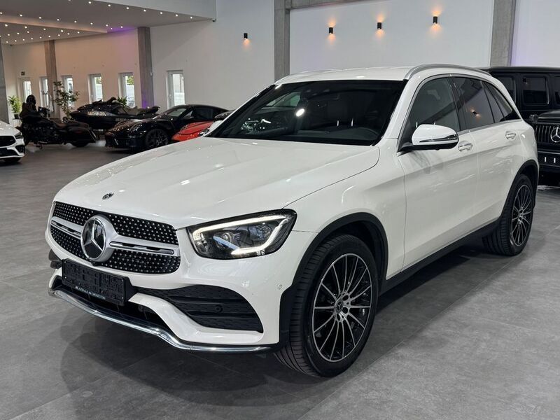 Weiß Gebraucht 2021 Mercedes GLC400d AMG line SUV | 36.999 € (Etwas zu teuer) - Bild 1/4