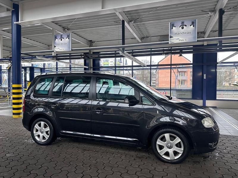 Gebraucht VW Touran Highline 140 PS (102 kW) 2004 Schwarz Van / Kleinbus