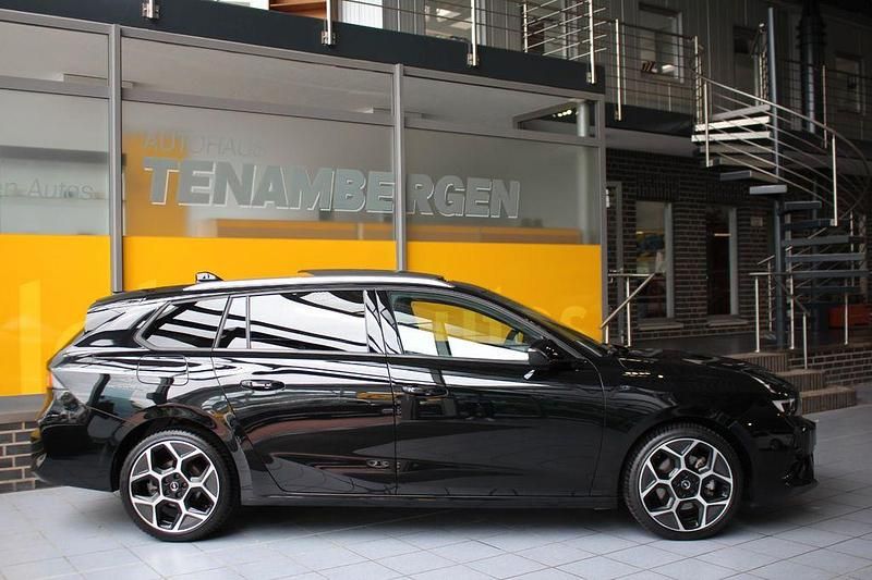 Gebraucht Opel Astra Ultimate 131 PS (96 kW) 2024 Schwarz Kombi