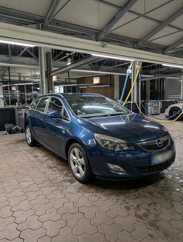 Blau Gebraucht 2011 Opel Astra Kombi | 2.000 € (Superpreis) - Bild 1/4