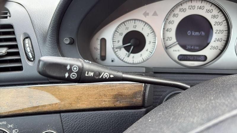 Gebraucht Mercedes E220 Avantgarde 150 PS (110 kW) 2005 Blau Limousine