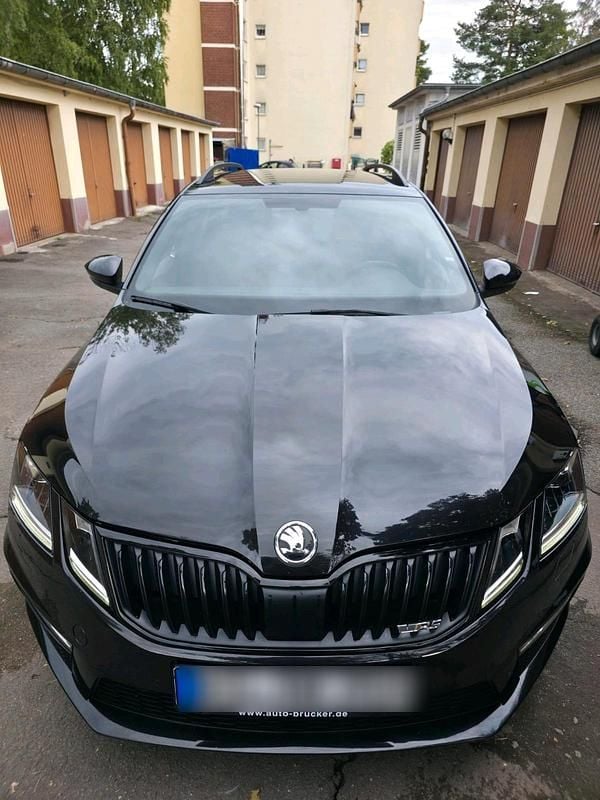 Schwarz Gebraucht 2020 Skoda Octavia Kombi | 20.500 € (Guter Preis) - Bild 1/4
