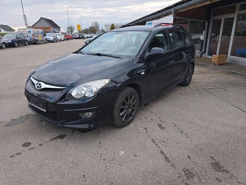 Gebraucht Hyundai i30 Style 116 PS (85 kW) 2010 Schwarz Kombi