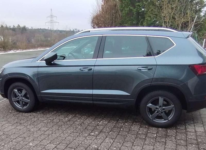 Grau Gebraucht 2019 Seat Ateca XCELLENCE SUV | 19.850 € (Fairer Preis) - Bild 1/4