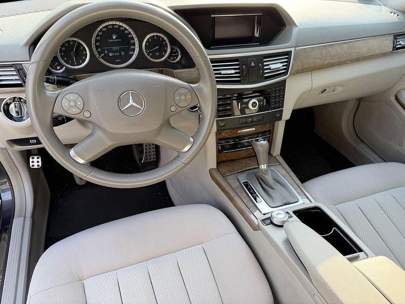 Second-hand Mercedes E200 184 CP (135 kW) 2011 Gri Berlinǎ