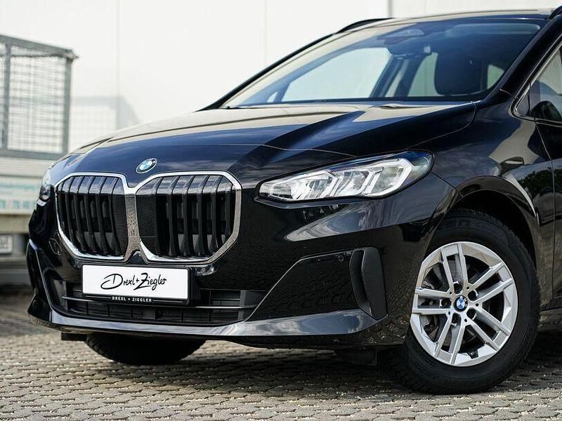Gebraucht BMW 218 Active Tourer Performance 136 PS (100 kW) 2025 Saphirschwarzmetallic Van / Kleinbus