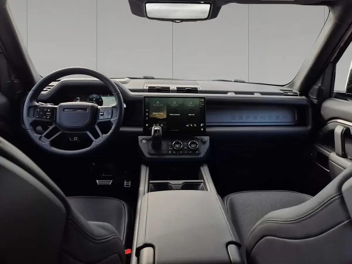 Gebraucht Land Rover Defender 643 PS (472 kW) 2026 Charente grey SUV