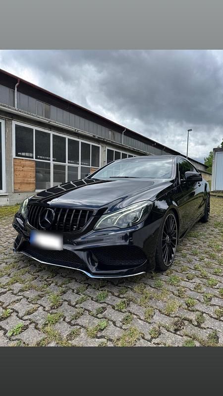 Gebraucht Mercedes E350 AMG line 252 PS (185 kW) 2014 Schwarz Coupé