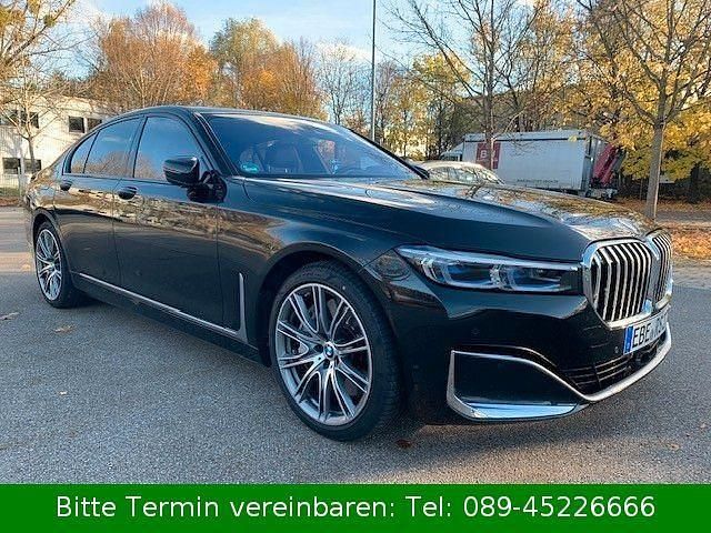Gebraucht BMW 750L 530 PS (389 kW) 2022 Schwarz Limousine