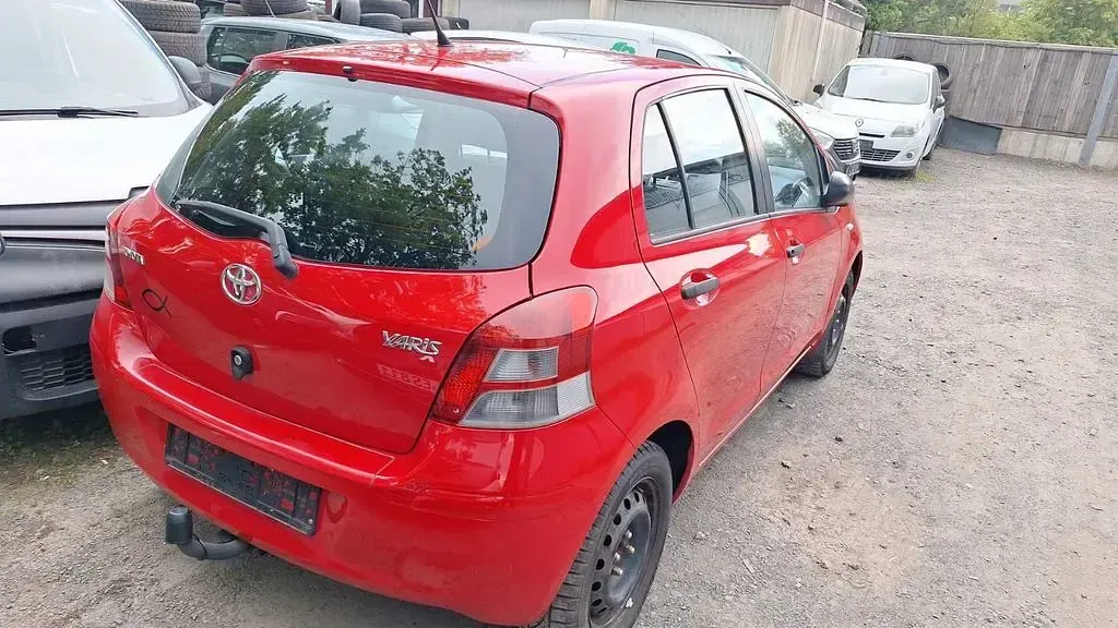 Gebraucht Toyota Yaris 69 PS (50 kW) 2010 Rot Kleinwagen