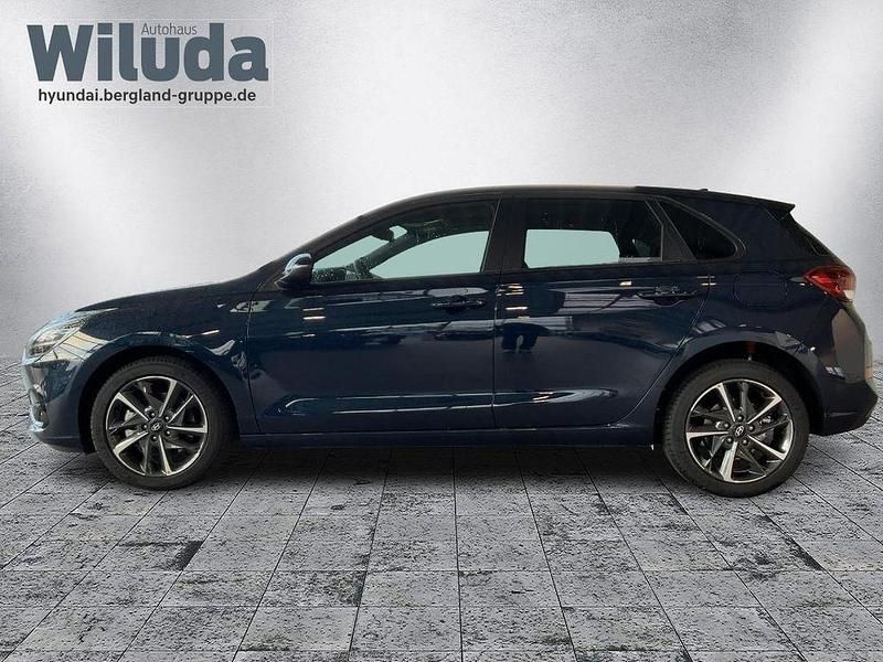 Neu Hyundai i30 Advantage 140 PS (102 kW) 2025 Sailing blue Limousine