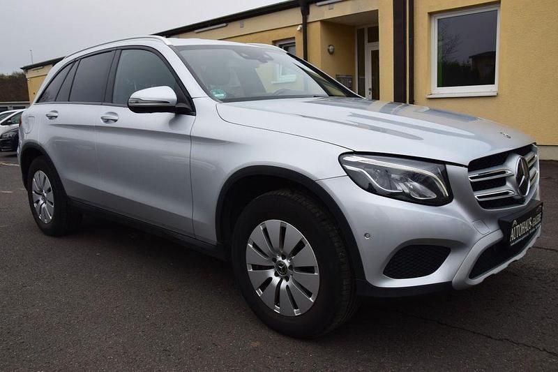 Gebraucht Mercedes GLC250 204 PS (150 kW) 2019 Silber SUV