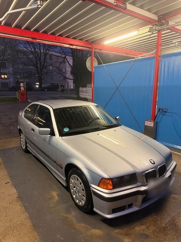 Gebraucht BMW 316 Basis 105 PS (77 kW) 1997 Silber Coupé