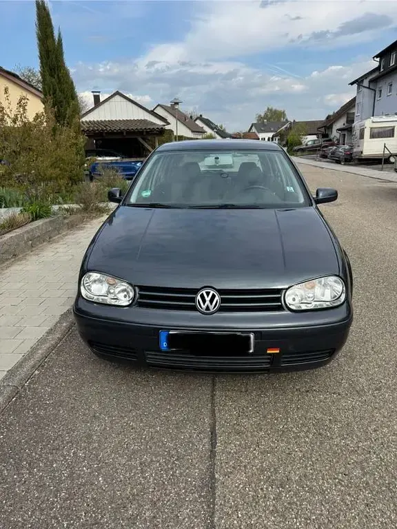 Gebraucht VW Golf IV Edition 105 PS (77 kW) 2001 Grau Limousine