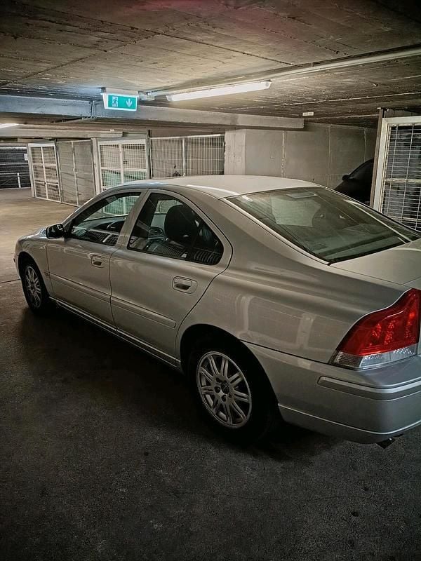 Gebraucht Volvo S60 140 PS (102 kW) 2006 Silber Limousine