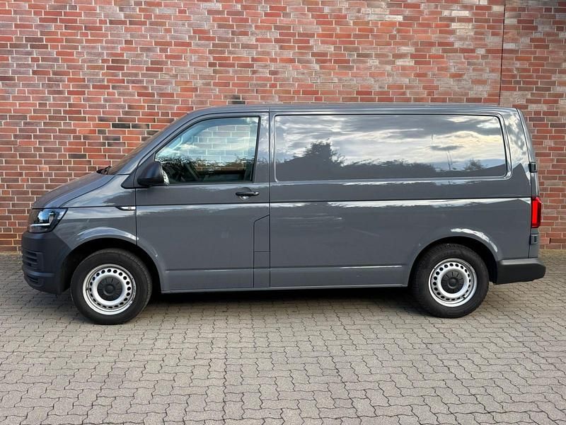 Gebraucht VW Transporter 102 PS (75 kW) 2016 Grau Van