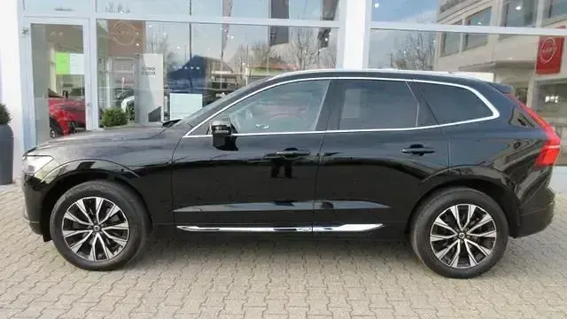 Gebraucht Volvo XC60 Plus 197 PS (144 kW) 2022 Schwarz SUV